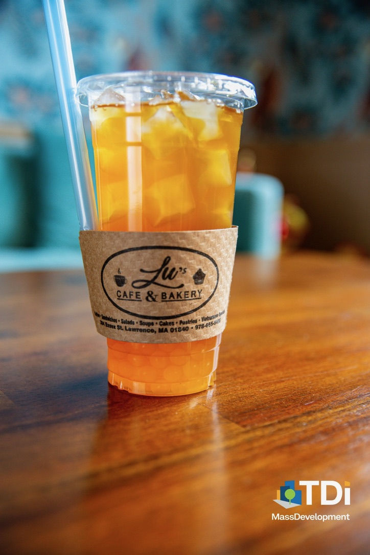 Mango iced tea with boba pearls at Lu's Cafe & Bakery